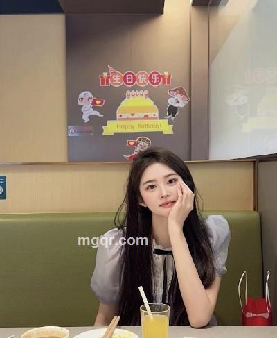 奶油草莓的头像