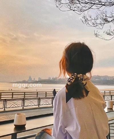 浅浅微笑的头像