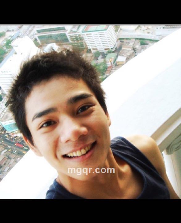 站在岸上的鱼的头像