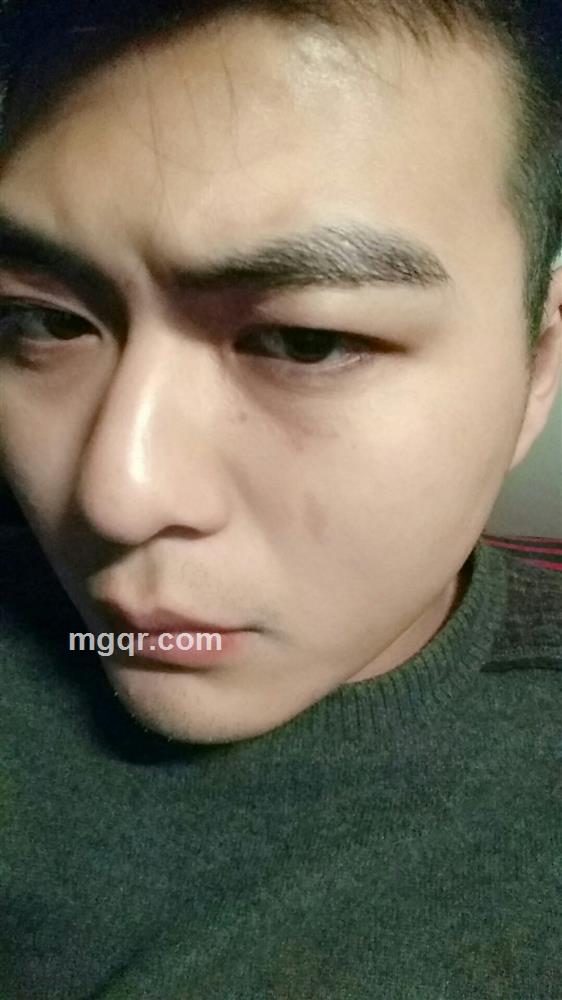 成熟的小鲜肉的头像