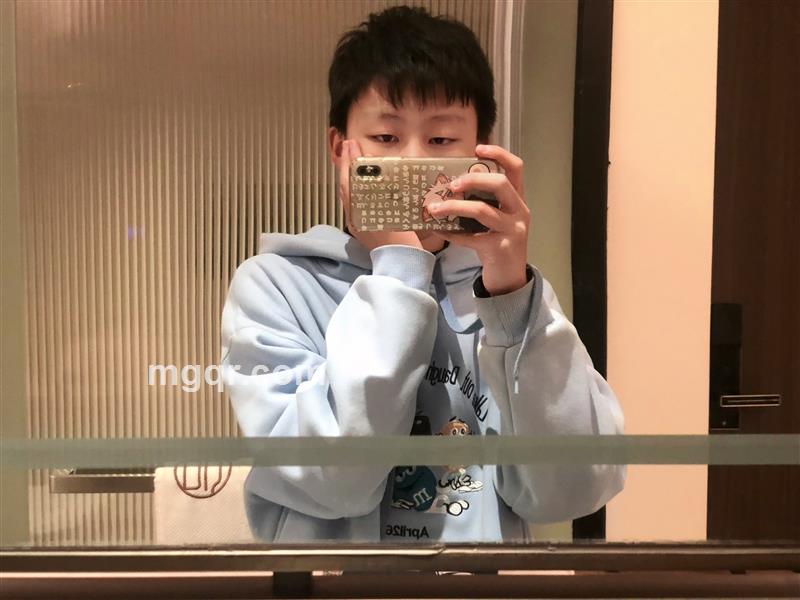薄肌纯情男高的头像