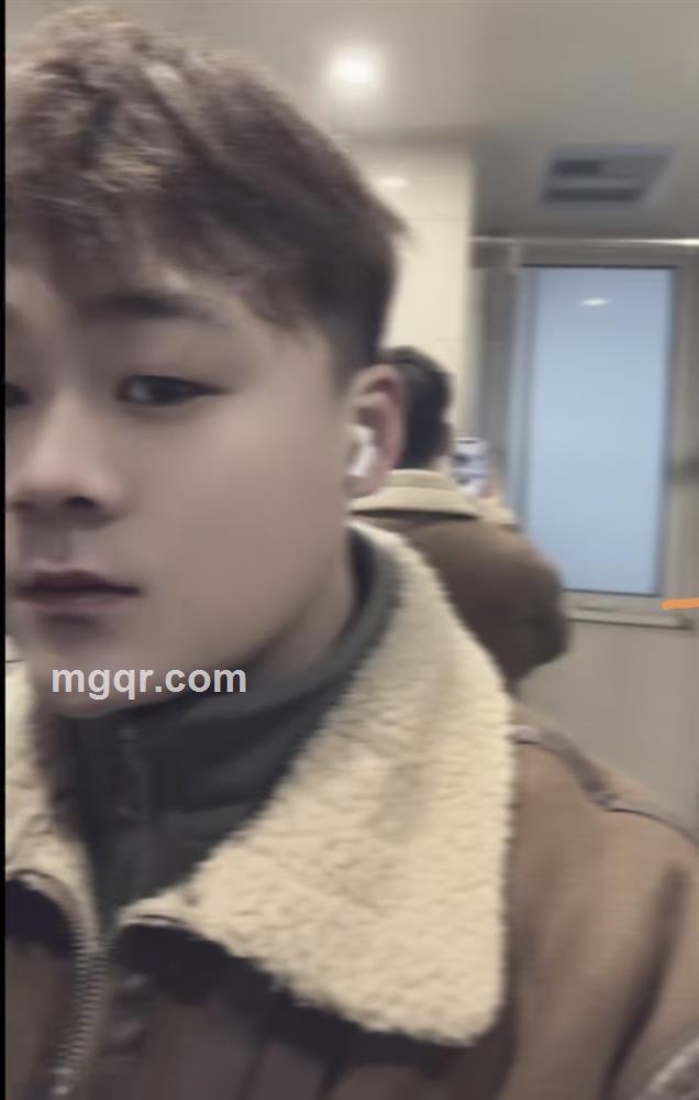 邻居哥哥的头像