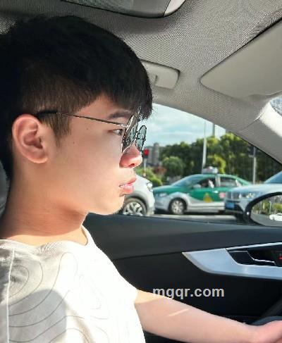 这猫好可爱的头像