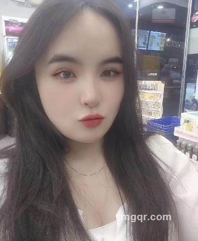 天山下的女孩的头像