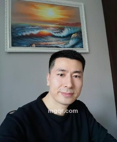 向往事挥挥手的头像