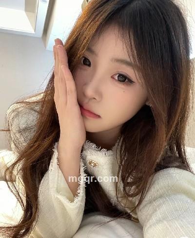 爱笑的眼睛的头像
