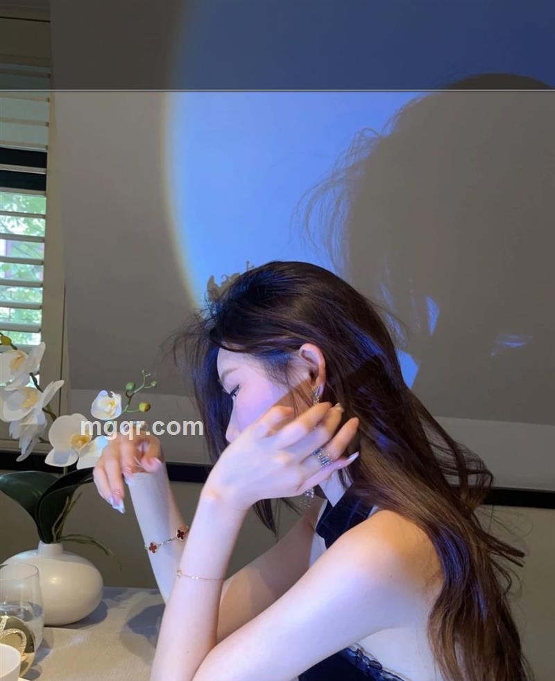 女人我天生傲骨，怎能服输的头像