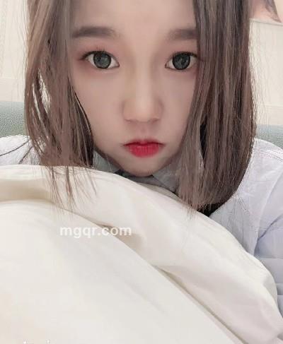 转身的娜依的头像