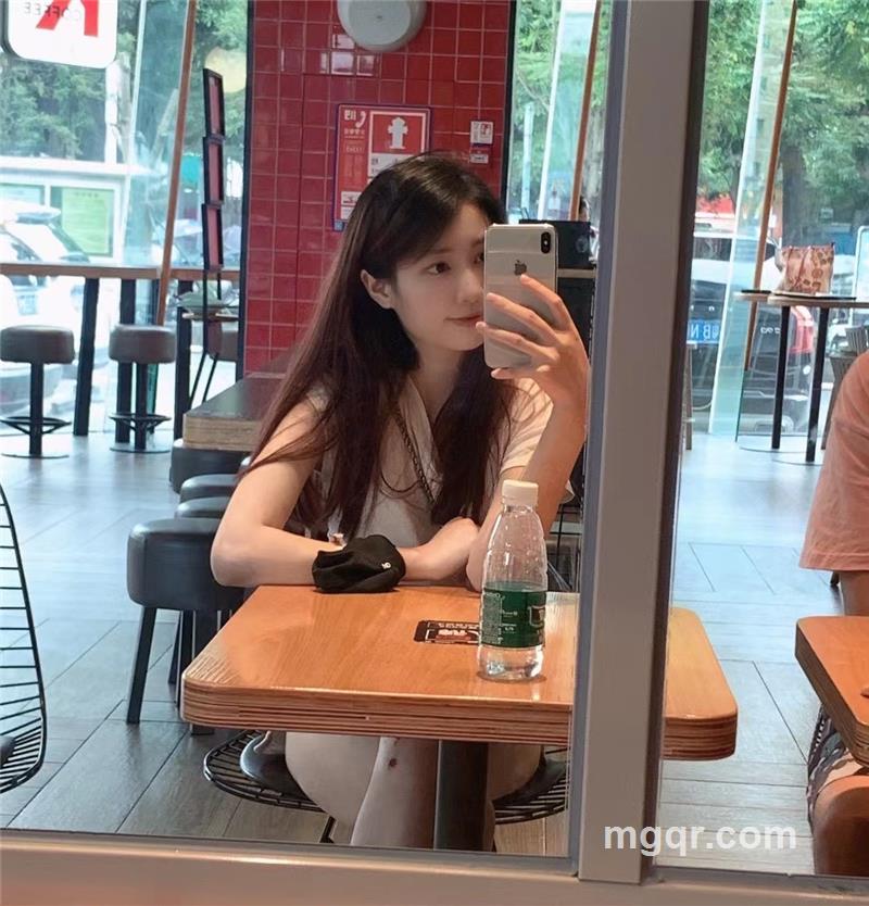 菠萝吹牛的头像