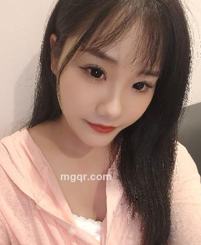 爱吃棒棒糖的小美