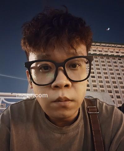 越长大越孤单的头像