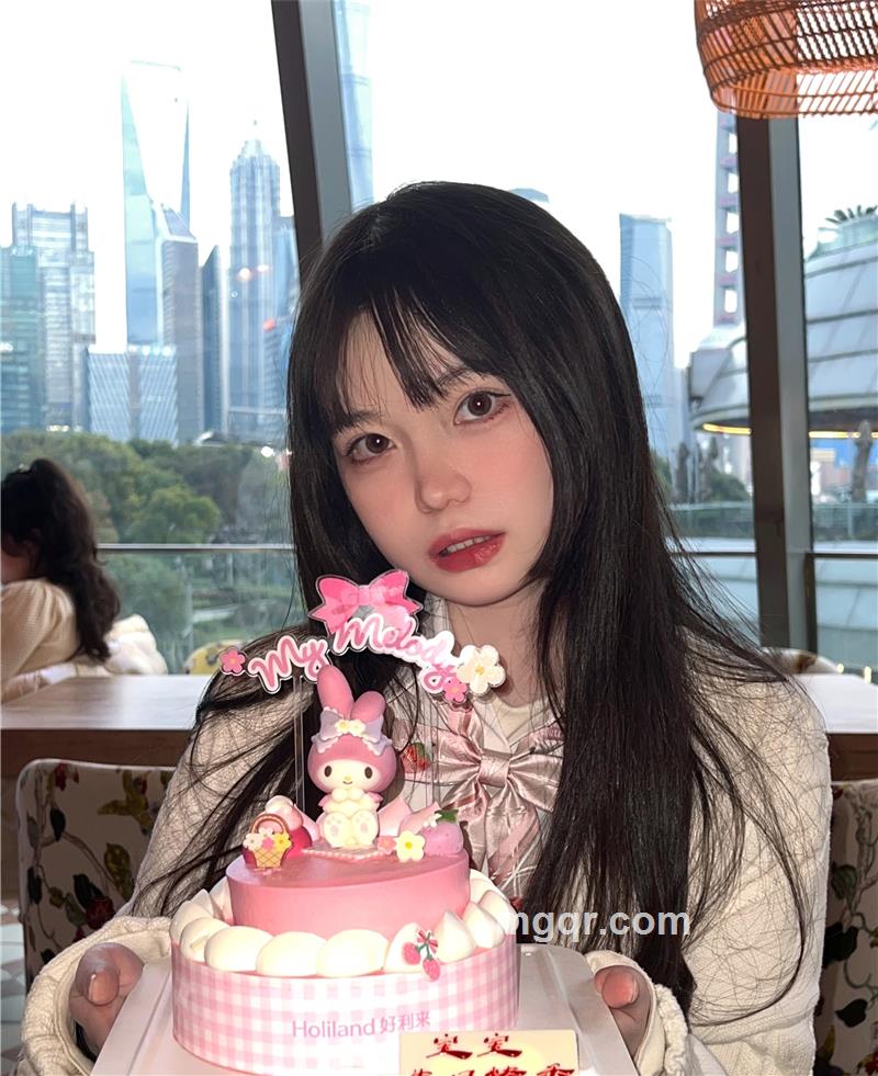 小菠萝的头像