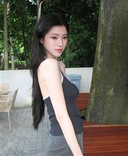 美不顾初遇的头像