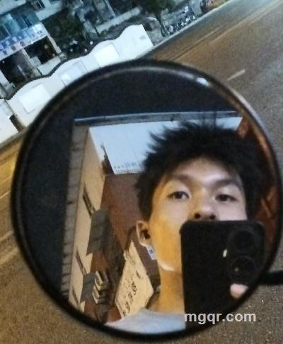 会看书的鱼的头像