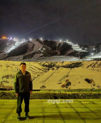 FLY的头像
