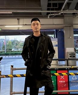 明天回更好的头像