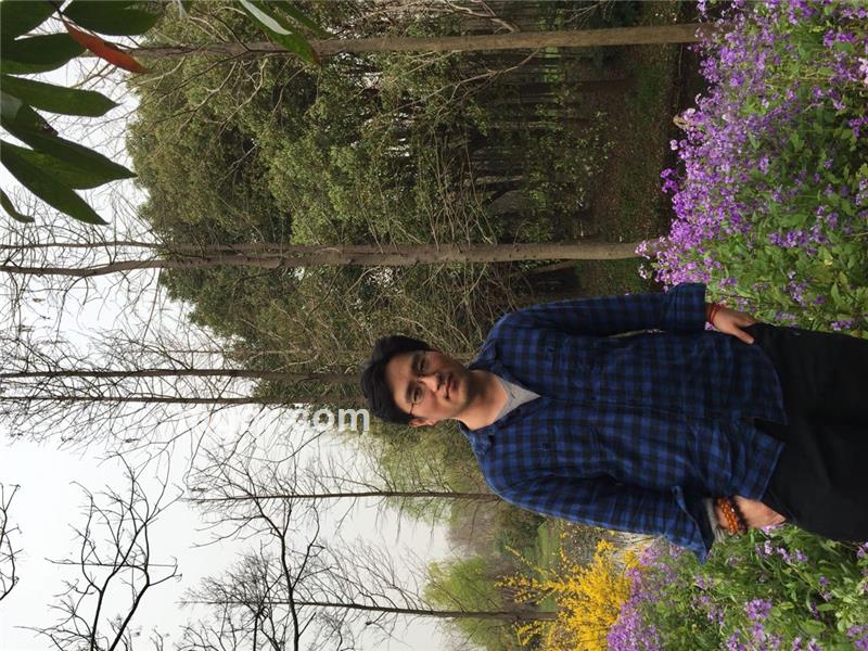 微笑的吻别的头像