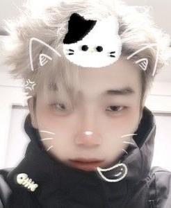 爱舔的舌头的头像