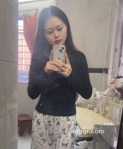 冷冷的草莓的头像