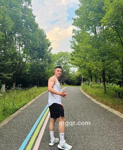 铁骨铮铮的头像