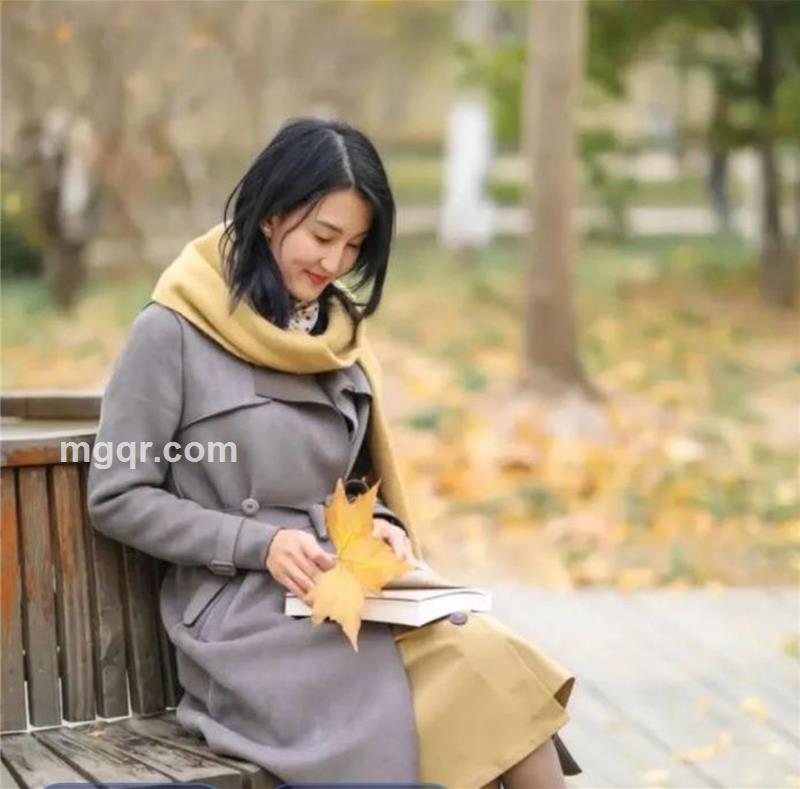 下雨天无聊的兔子