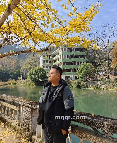 筱亦青橙的头像