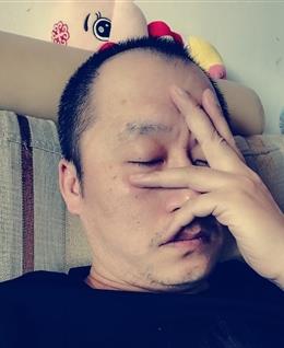 空寂无像的头像