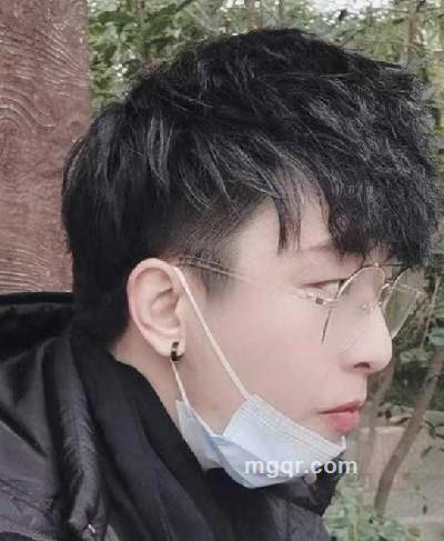 会飞的鱼的头像