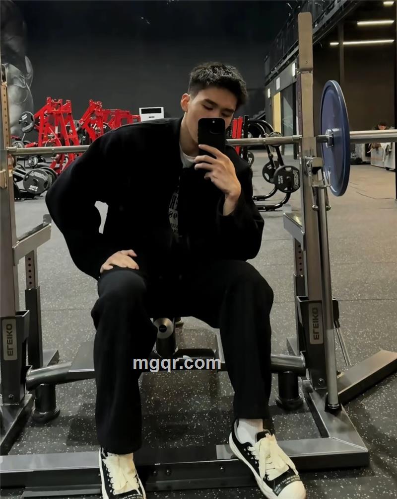 又帅又粗的头像