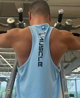 握紧手中枪的头像