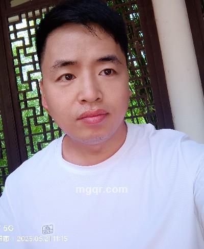 假装很开心的头像