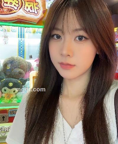 西瓜的舞蹈少女