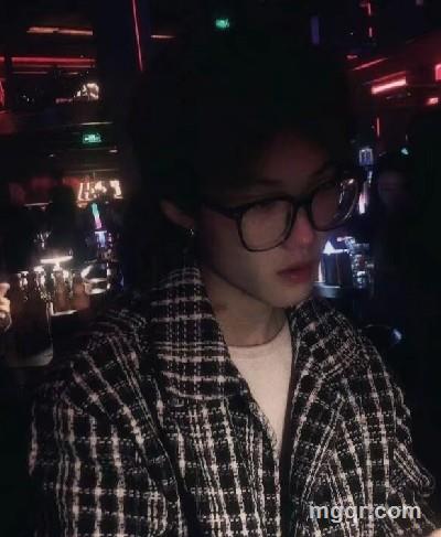 顾鸟回佣夏暮的头像