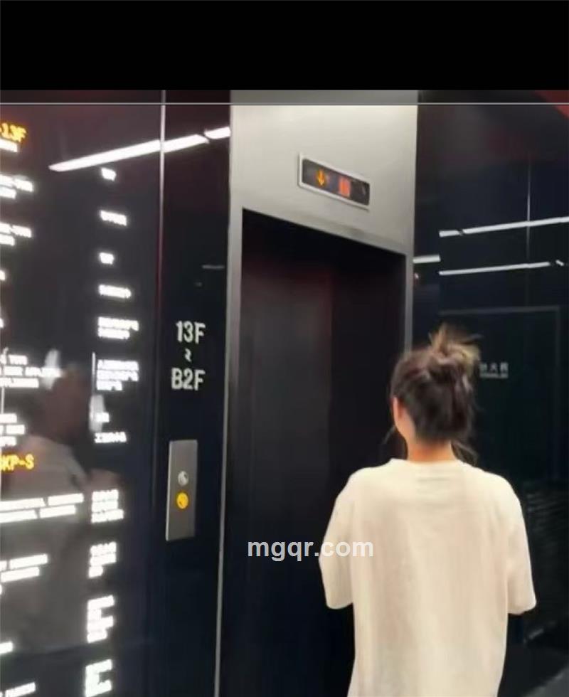 今晚早点睡的头像