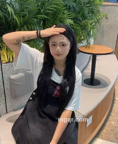 小小的女孩子的头像