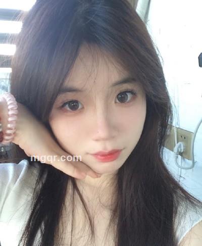 草莓啵啵的头像