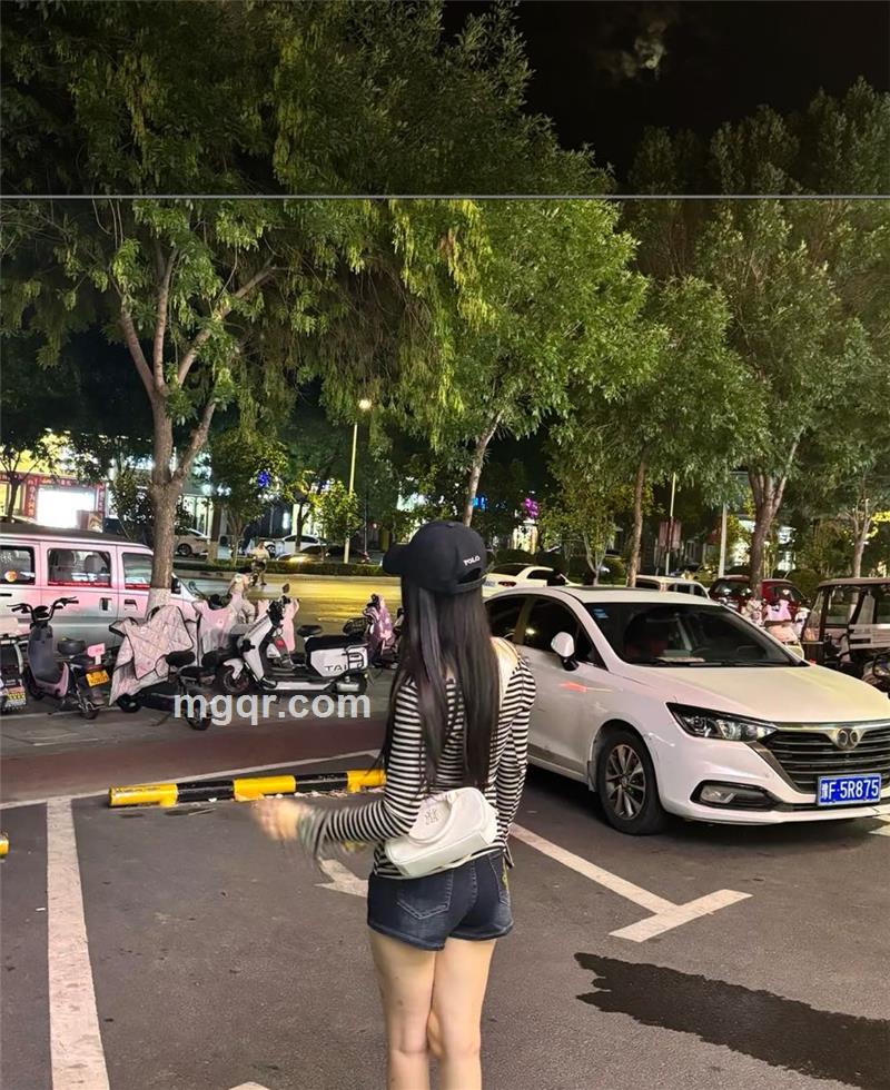 一只小橘猫