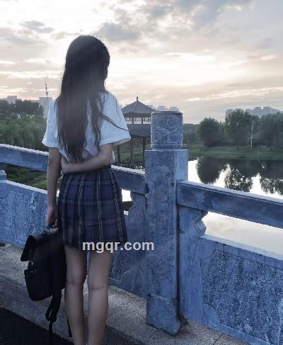 吧唧一口的头像