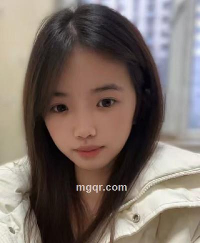羞涩白兔