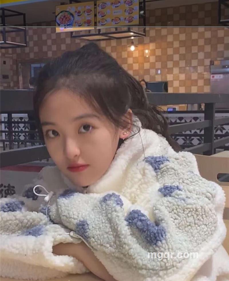 单纯已过的头像