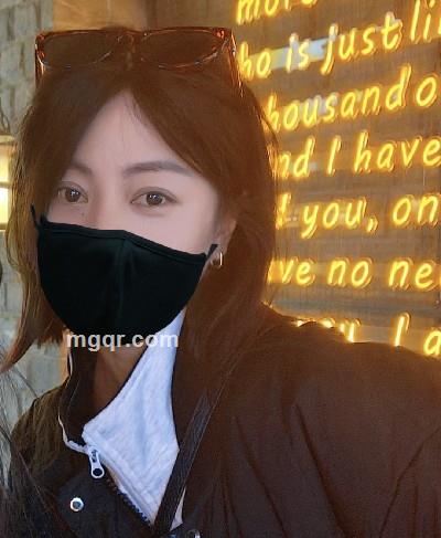 嗯哼小姐的头像