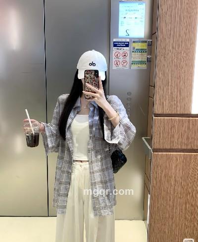 唇唇下雨的头像