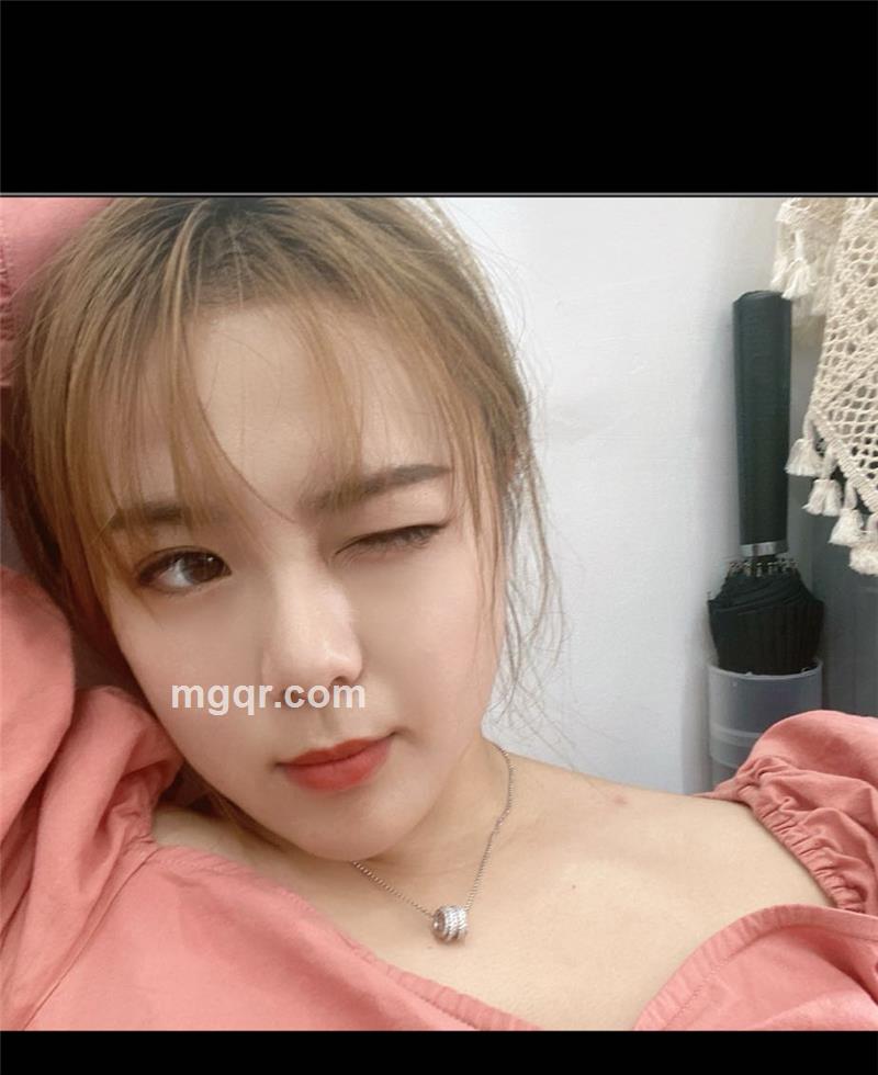 一颗草莓的头像