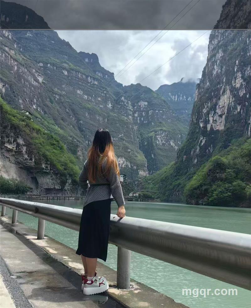 花落谁怜惜的头像