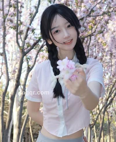 向着梦想前行的头像