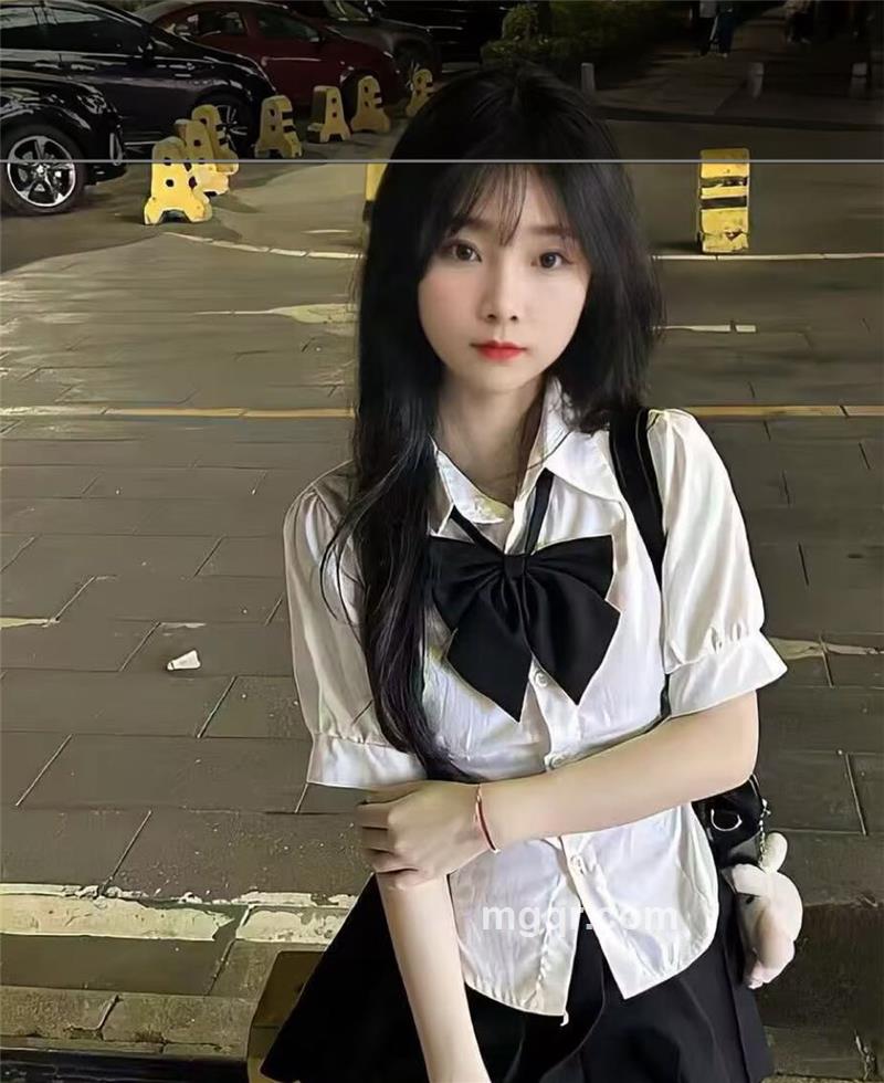 倪妮的头像