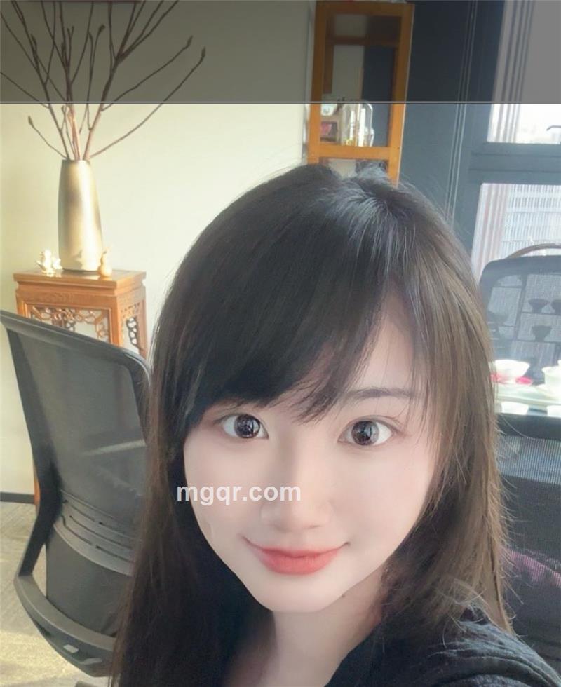 黑夜里的风雨的头像