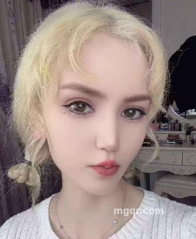 新疆迪丽热巴的头像