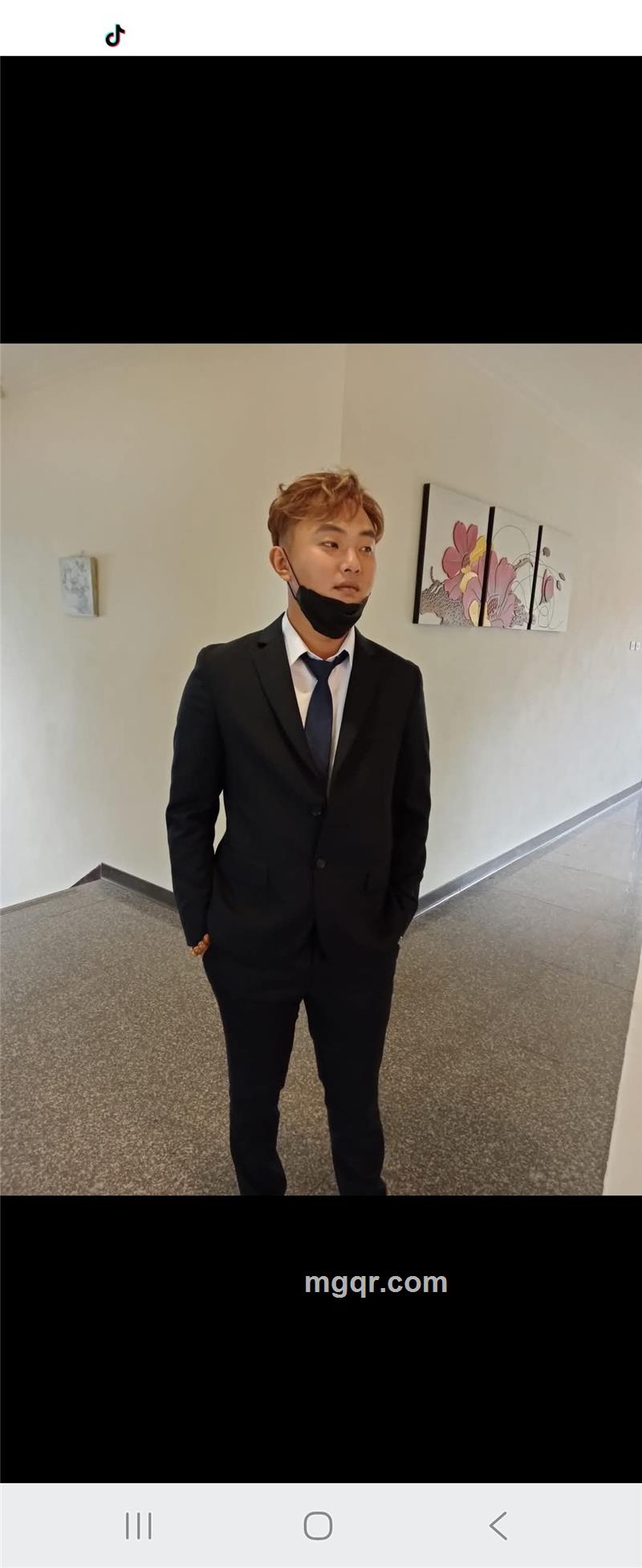 风里的晚霞的头像