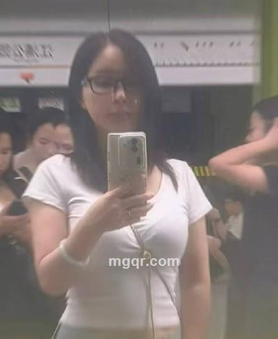 努力的胡杨的头像